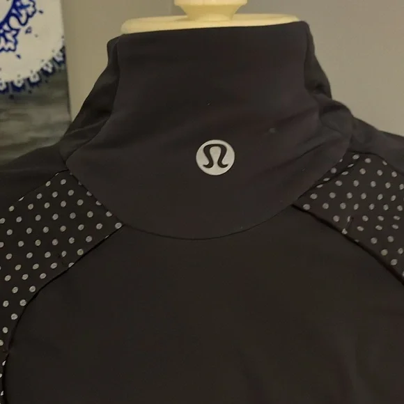 Lululemon Running Jacket - Picture 3 of 4